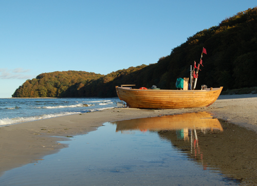 Ansicht des Strands mit Boot